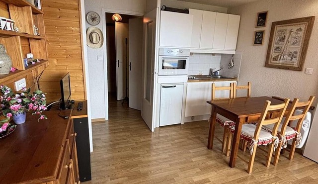 70m from shops, 2nd floor, balcony, tv, 27m², Alpe d'Huez