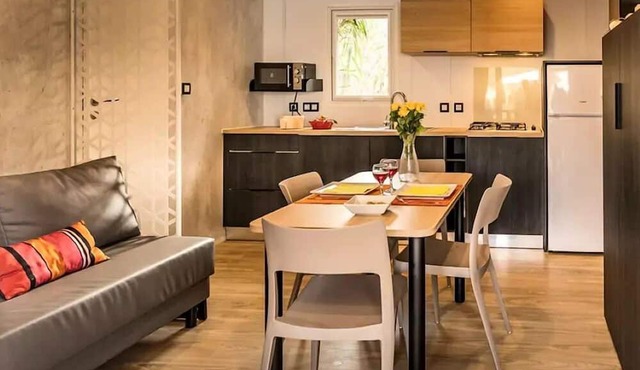 Iroise Cottage: Sleeps 4, 2 bedrooms, 2 bathrooms, sleeps 4