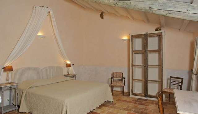 Luberon Cottage at Château Juvenal