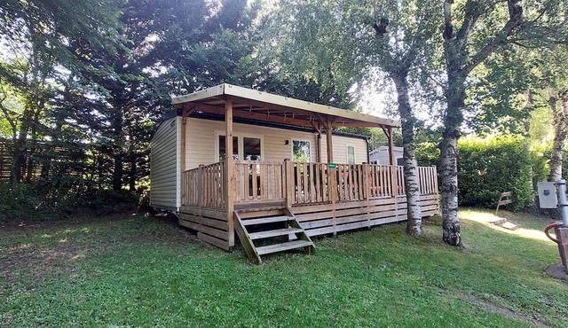 Riviera Suite Mobile Home with Mountain View, Wi-Fi, and Air Conditioning
