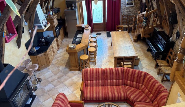 Farmstay on the outskirts of L'Aubrac. A fully restored, comfortable former barn