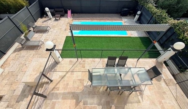 Villa with a private pool between the sea and the vineyards