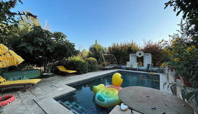 160-square-meter family villa with a pool in the heart of the Luberon