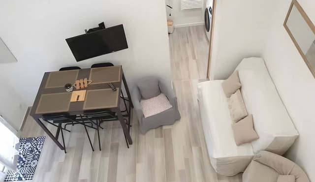 Le patio du soleil: pool, tennis, A/C, private terrace, near beaches